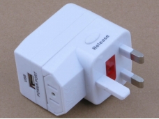 Worldwide Universal Travel Adapter with USB Port (933U)